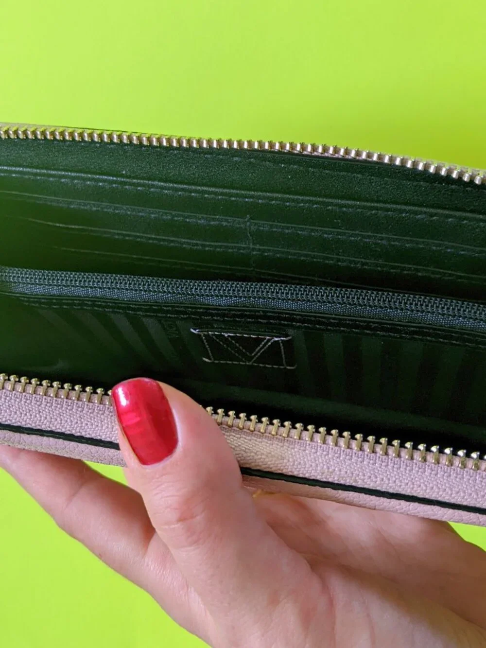 Victoria's Secret Pink Zipper VICTORIA Wallet - Limited Edition - Picture 3 of 6
